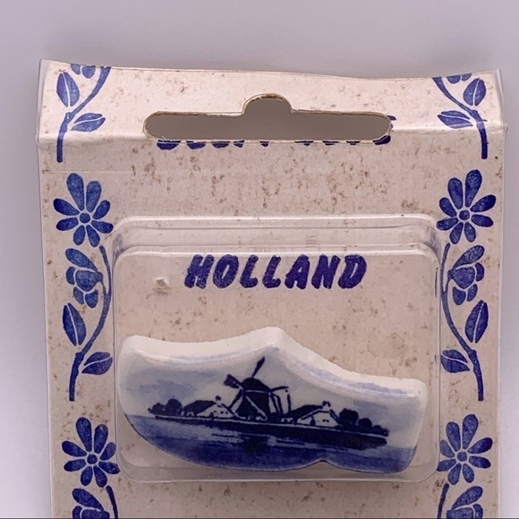 Small Blue Holland Danish Shoe Pin Brooch - Picture 1 of 8
